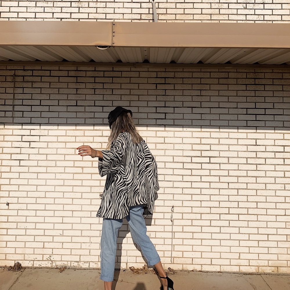 Zebra cape - Picture 1 of 3